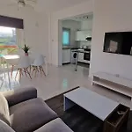 Apartamento Blue Pearl, Seaside Aprtm With Pool At Latchi Marina *