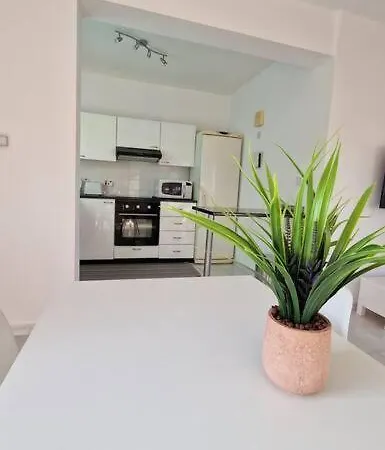 Blue Pearl, Seaside Aprtm With Pool At Latchi Marina