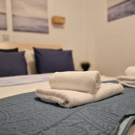 Blue Pearl, Seaside Aprtm With Pool At Latchi Marina