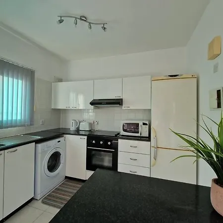 Apartment Blue Pearl, Seaside Aprtm With Pool At Latchi Marina Polis