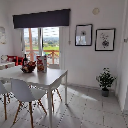 Apartment Blue Pearl, Seaside Aprtm With Pool At Latchi Marina