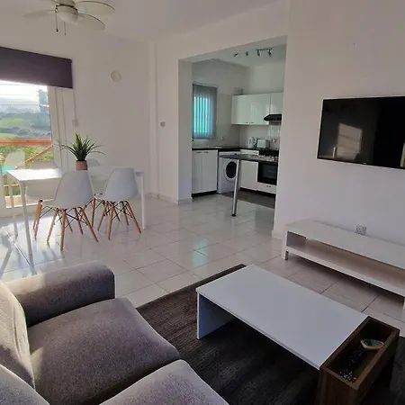 Apartment Blue Pearl, Seaside Aprtm With Pool At Latchi Marina *