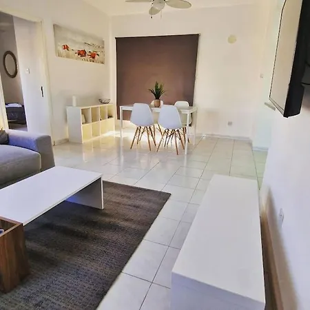 Apartamento Blue Pearl, Seaside Aprtm With Pool At Latchi Marina *