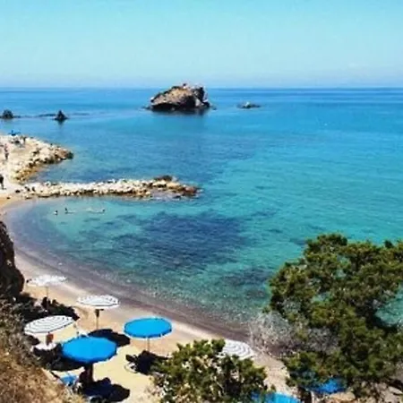 Lägenhet Blue Pearl, Seaside Aprtm With Pool At Latchi Marina Polis