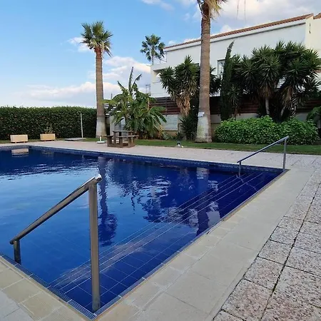 דירה Blue Pearl, Seaside Aprtm With Pool At Latchi Marina *