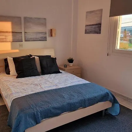 Blue Pearl, Seaside Aprtm With Pool At Latchi Marina