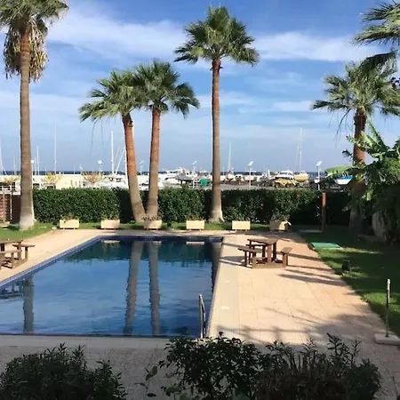 Blue Pearl, Seaside Aprtm With Pool At Latchi Marina Polis