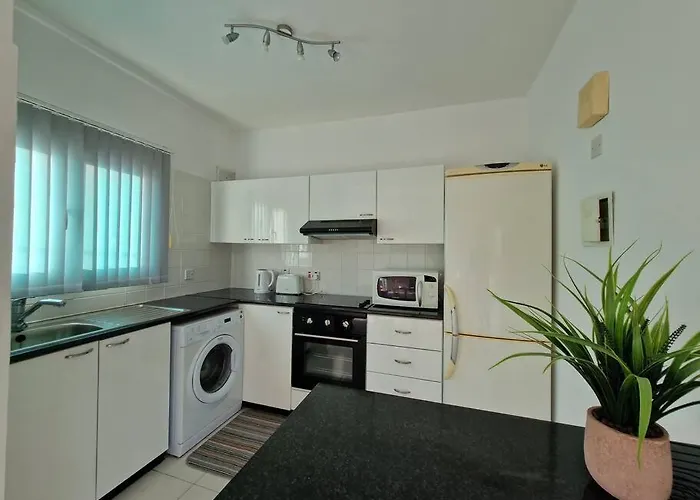 דירה Blue Pearl, Seaside Aprtm With Pool At Latchi Marina Polis