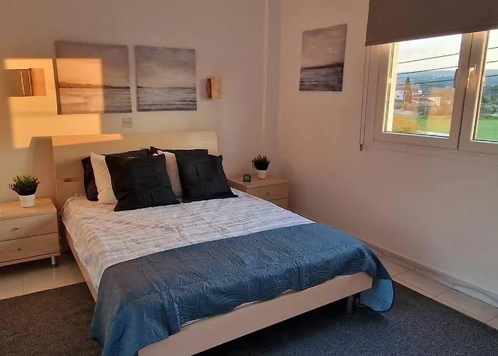 Blue Pearl, Seaside Aprtm With Pool At Latchi Marina