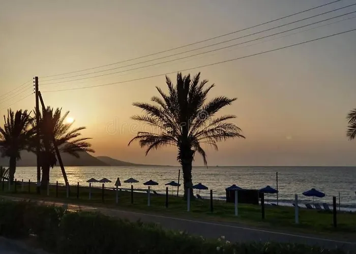 Blue Pearl, Seaside Aprtm With Pool At Latchi Marina